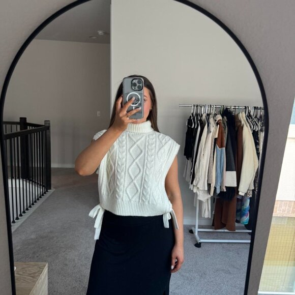 Cider ivory cableknit sweater vest☁️✨ - Picture 4 of 8